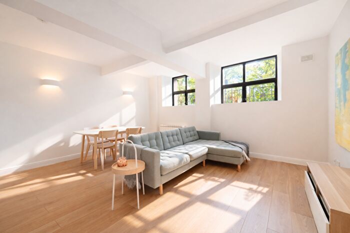 1 Bedroom Flat For Sale In The Beaux Arts Building, - Manor Gardens, London, LG02