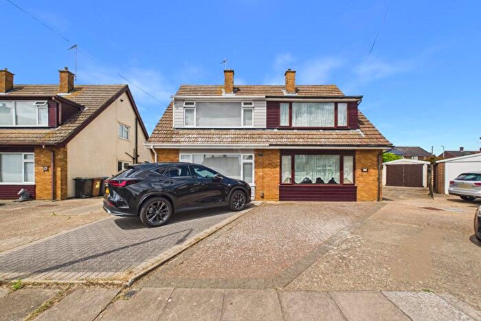 2 Bedroom Semi Detached House For Sale In Dawnbrook Close, Ipswich, IP2