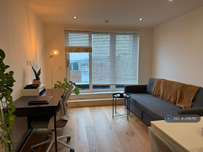 1 Bedroom Flat To Rent In Water Lane, Kingston Upon Thames, KT1