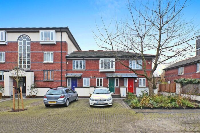 2 Bedroom Terraced House To Rent In Gloucester Square, Bethnal Green, London, E2