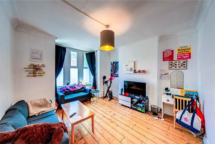 5 Bedroom Flat To Rent In Wightman Road, Harringey, London, N8