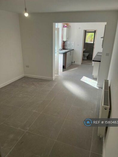 1 Bedroom Flat To Rent In Chesterfield Road, Chesterfield, S43