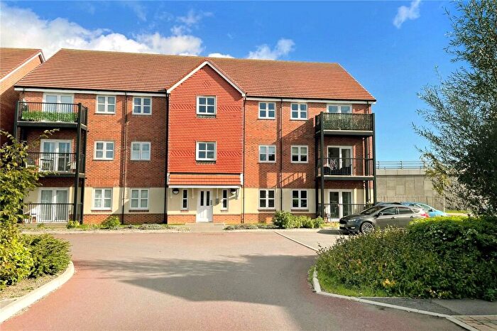 2 Bedroom Apartment To Rent In Amsbridge Crescent, Wick, Littlehampton, West Sussex, BN17