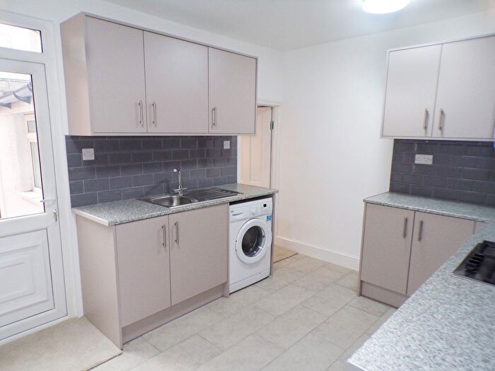 2 Bedroom Terraced House To Rent In Plaistow, London, E13