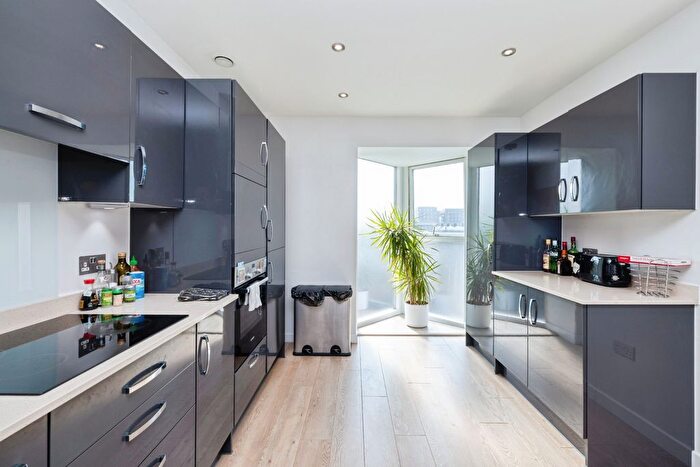 2 Bedroom Flat To Rent In Shipman Road, Custom House, E16