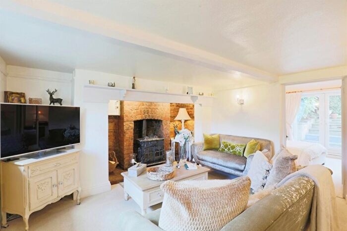 3 Bedroom Cottage For Sale In Church Street, Wellesbourne, Warwick, CV35