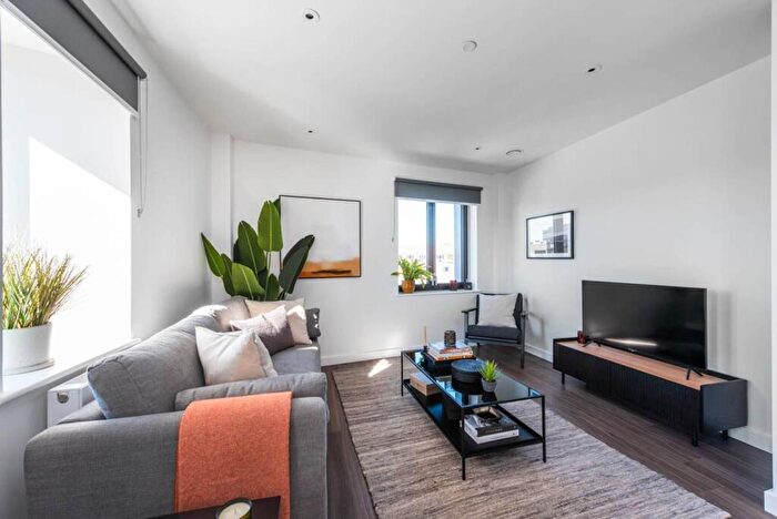 2 Bedroom Flat To Rent In No. College Road, Croydon, CR0