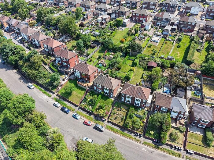 3 Bedroom Semi-Detached House For Sale In Droppingwell Road, Rotherham, S61