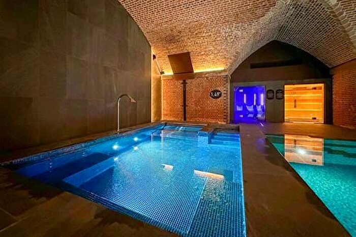 2 Bedroom Flat To Rent In Viadux, Great Bridgewater Street, Manchester, M1