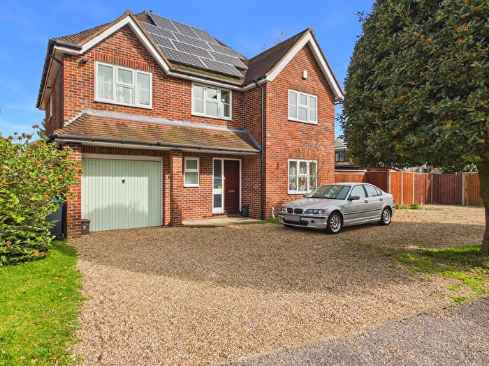 4 Bedroom Detached House For Sale In Top Farm Close, Beaconsfield, Buckinghamshire, HP9