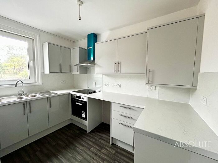 2 Bedroom Flat To Rent In Reddenhill Road, Torquay, TQ1
