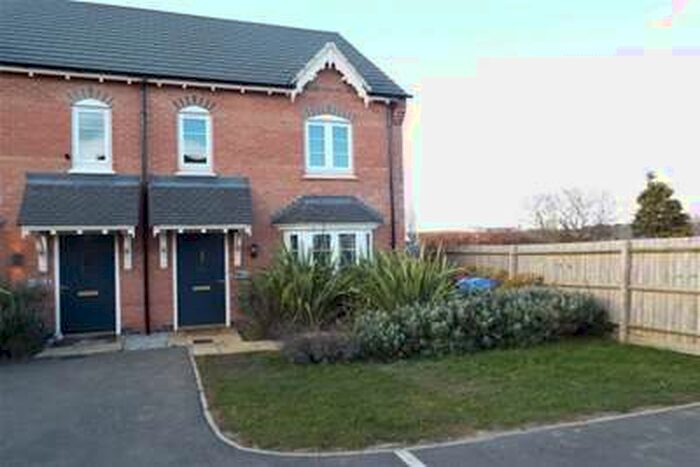 3 Bedroom House To Rent In Poplar Gardens, Burton On Trent. DE13