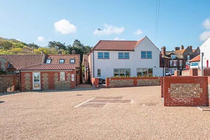 2 Bedroom Flat For Sale In High Street, East Runton, NR27
