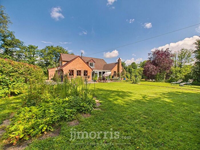 4 Bedroom Detached House For Sale In Lon Helyg, Llechryd, SA43