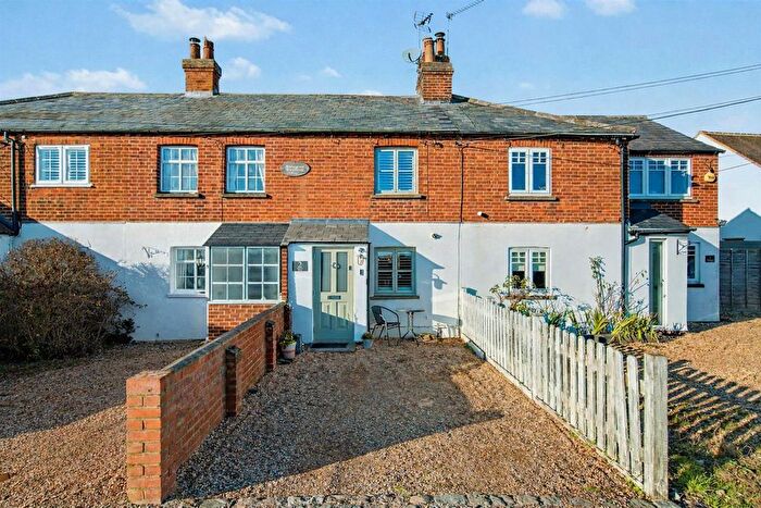 2 Bedroom Cottage For Sale In Moneyrow Green, Holyport, Maidenhead, SL6