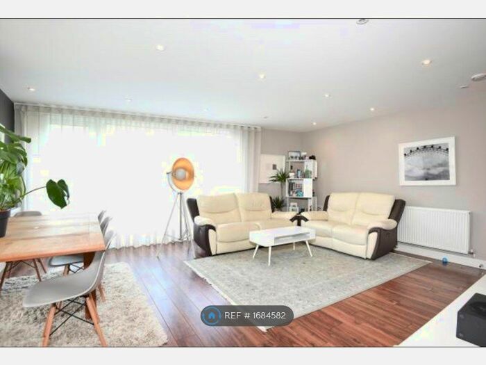 3 Bedroom Flat To Rent In Nevis Court, Edgware, HA8