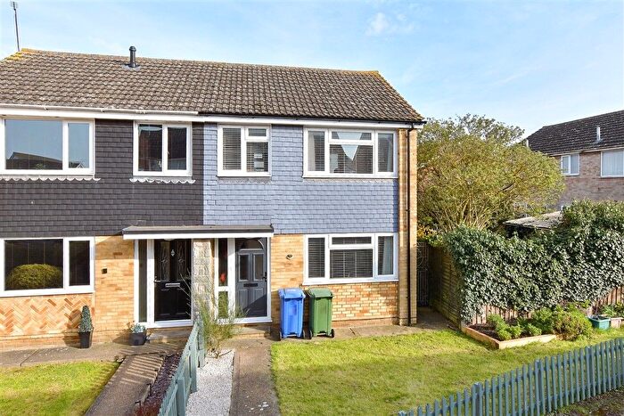 3 Bedroom Semi Detached House For Sale In Barler Place, Queenborough, Kent, ME11