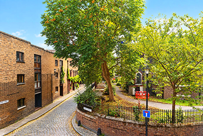 4 Bedroom Apartment For Sale In Rotherhithe Street, Rotherhithe, SE16