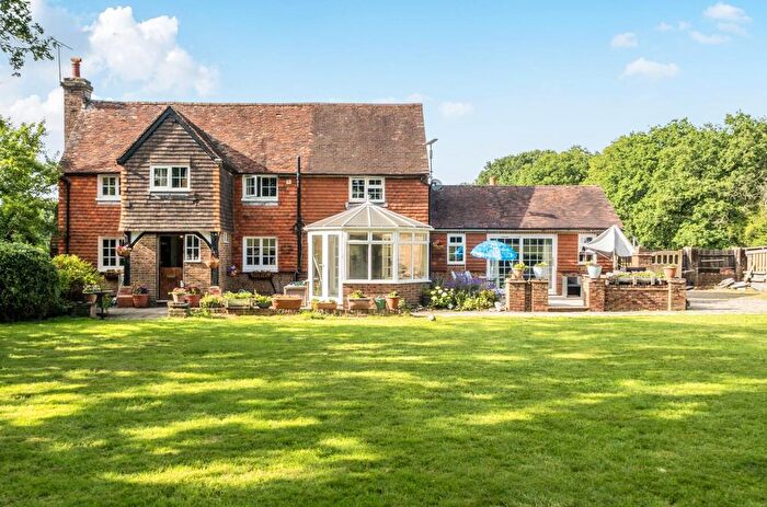3 Bedroom Detached House For Sale In Dowlands Lane, Crawley, RH10