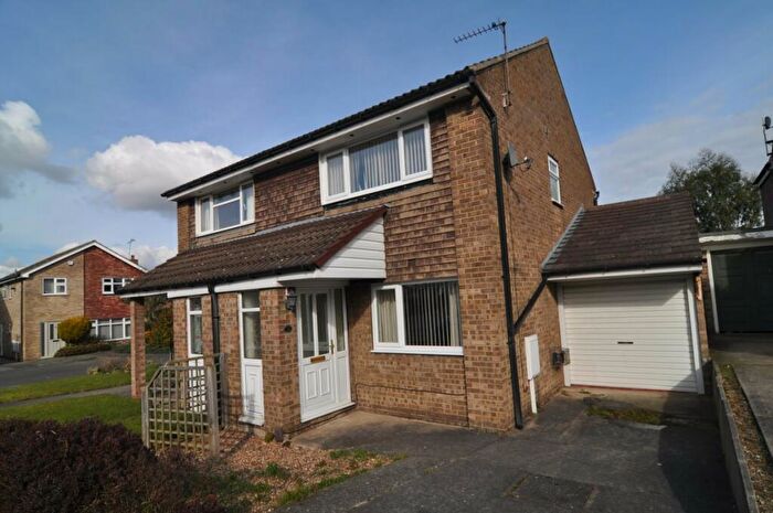 2 Bedroom Semi-Detached House To Rent In Chapelfield Drive, Thorpe Hesley, S61