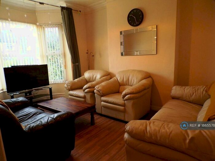 7 Bedroom Terraced House To Rent In Talbot Road, Manchester, M14