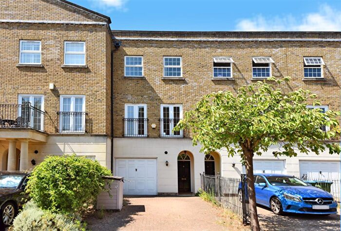 4 Bedroom Terraced House For Sale In Chadwick Place, Surbiton, KT6