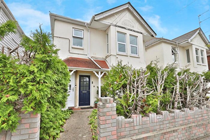2 Bedroom Flat For Sale In Bingham Road, Bournemouth, BH9