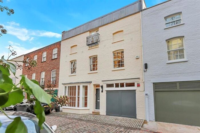 4 Bedroom Flat To Rent In Wilton Row, London, SW1X