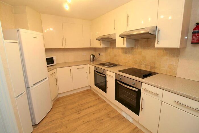 6 Bedroom Flat To Rent In Darran Street, Cathays, Cardiff, CF24