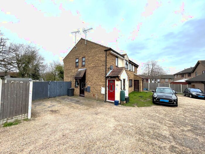 1 Bedroom Flat To Rent In The Bentleys, Southend-On-Sea, SS2