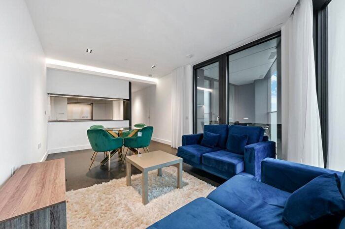 2 Bedroom Flat To Rent In Amory Tower, Marsh Wall, E14