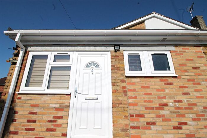 1 Bedroom Flat To Rent In Gladstone Rise, High Wycombe, HP13