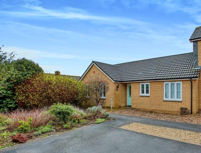 3 Bedroom Terraced Bungalow For Sale In Kingswood Road, Crewkerne, TA18