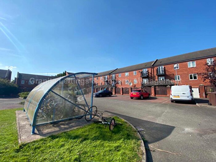 2 Bedroom Apartment To Rent In Stretford Road, Hulme, Manchester, M15