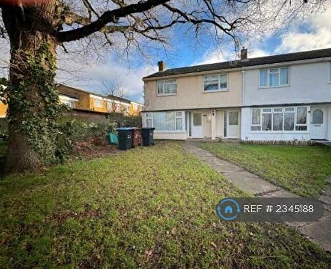 3 Bedroom End Of Terrace House To Rent In Bishops Rise, Hatfield, AL10