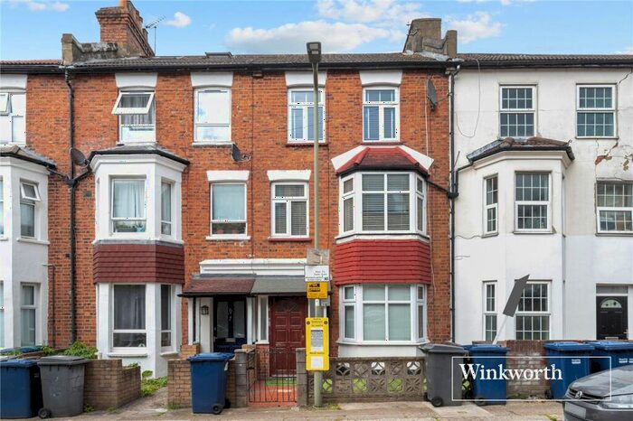 3 Bedroom Terraced House To Rent In Gruneisen Road, Finchley, London, N3