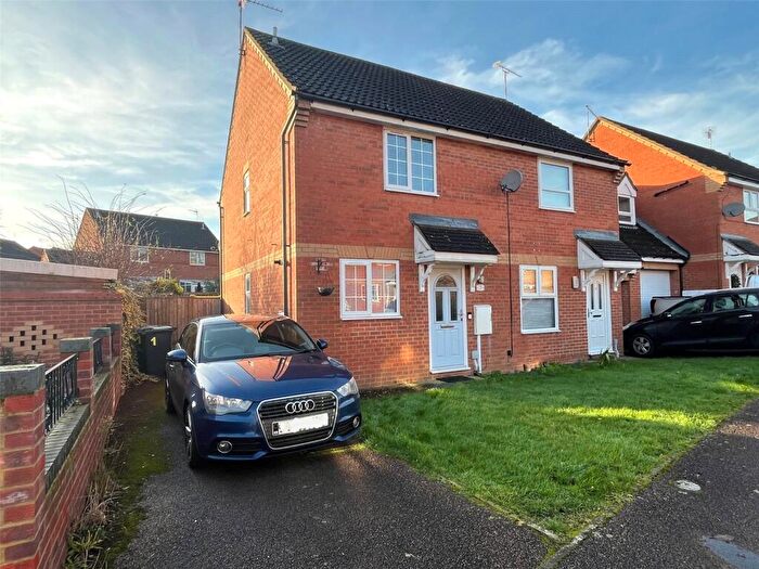 2 Bedroom End Of Terrace House For Sale In Rhodes Close, Daventry, Northamptonshire, NN11