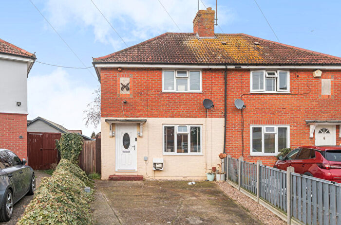 2 Bedroom Semi Detached House For Sale In Thurlestone Gardens, Reading, Berkshire, RG2