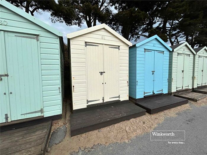 Bungalow For Sale In Avon Beach, Christchurch, Dorset, BH23