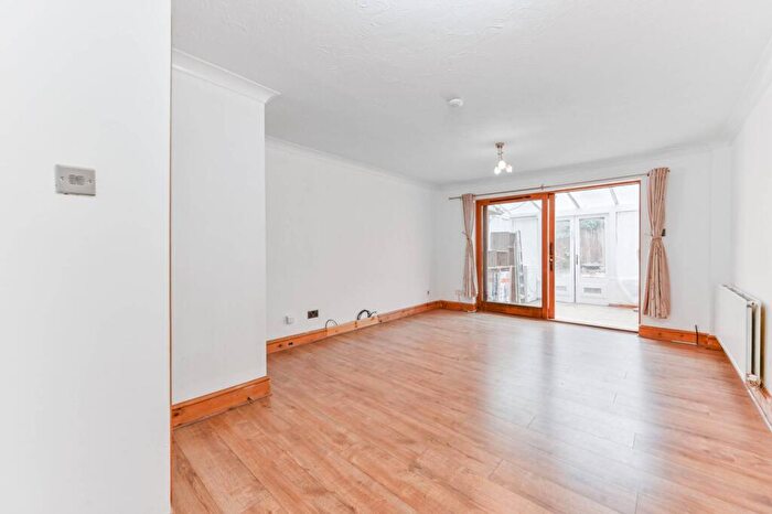 2 Bedroom End Of Terrace House To Rent In Alvia Gardens, Sutton, SM1