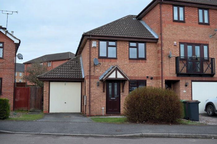 3 Bedroom End Of Terrace House To Rent In Kenilworth Drive, Nuneaton, CV11