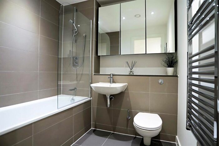 2 Bedroom Apartment To Rent In The Filaments, Salford Salford, M3