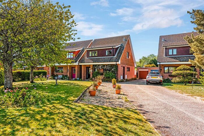 3 Bedroom Detached House For Sale In Mercia Avenue, Charlton, Andover, SP10