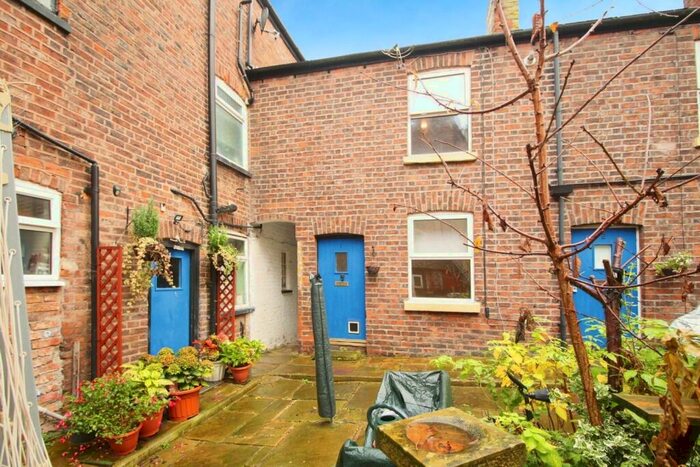 1 Bedroom End Of Terrace House To Rent In Townley Place, Macclesfield, Cheshire, SK11