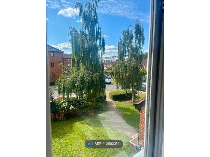 2 Bedroom Flat To Rent In London, London, SE8