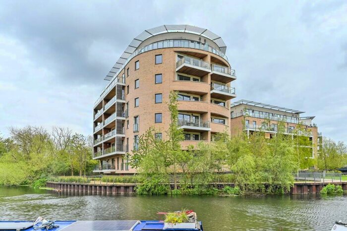 2 Bedroom Flat To Rent In Essex Wharf, Upper Clapton, London, E5