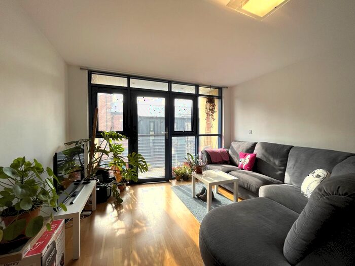 2 Bedroom Flat To Rent In Smythen Street, Exeter, EX1