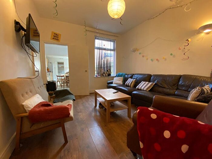 6 Bedroom House To Rent In Tiverton Road, Selly Oak, Birmingham, West Midlands, B29