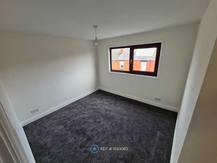 3 Bedroom Semi-Detached House To Rent In Newark Road, Mexborough, S64