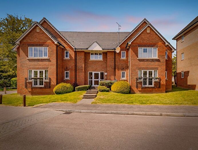 2 Bedroom Flat For Sale In St. Mawes Close, Croxley Green, Rickmansworth, WD3